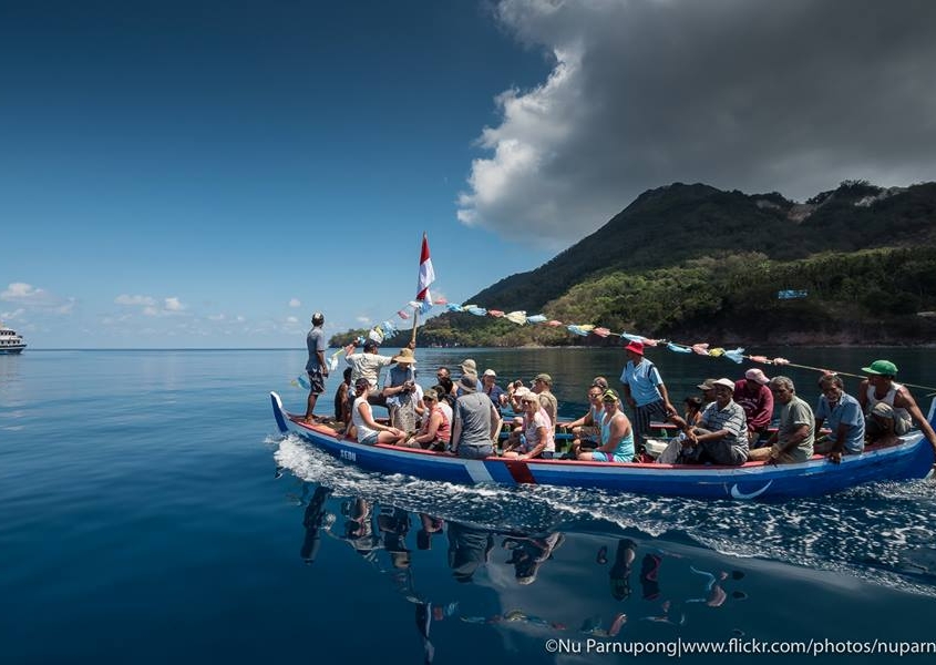 Indonesia canoe